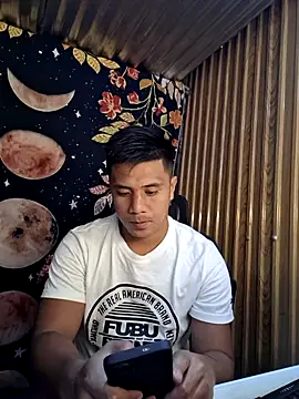 Snapshot of mr_dave chatting on December 2025 01:28:01 PM mr dave online show from December 2025 01:28:01 PM