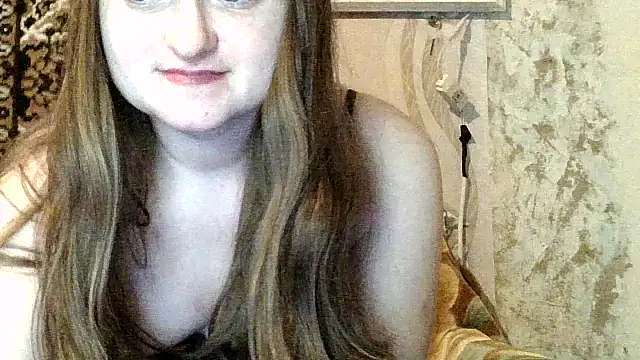 Snapshot of LuckyLust11 chatting on October 2025 08:43:02 PM LuckyLust11 online show from October 2025 08:43:02 PM