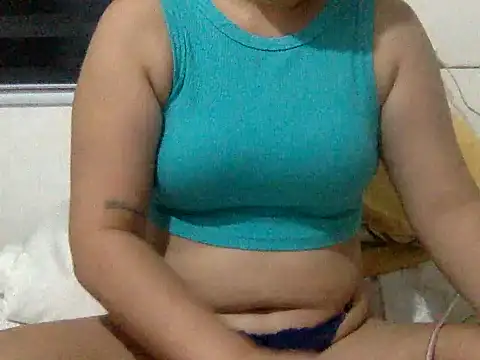 Snapshot of yummy_mia chatting on June 2026 10:18:02 AM yummy mia online show from June 2026 10:18:02 AM