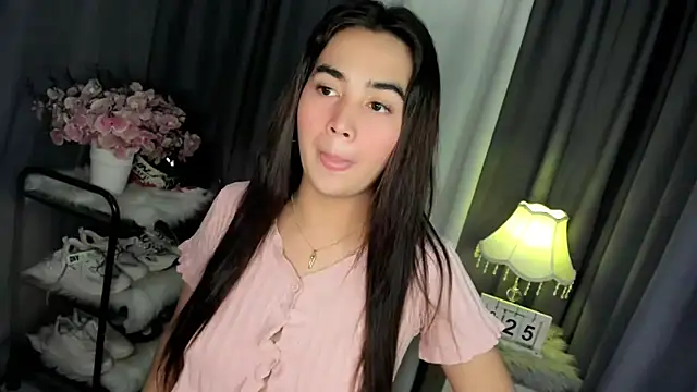 Snapshot of Alovelydoll_nica chatting on September 2025 10:52:02 AM Alovelydoll nica online show from September 2025 10:52:02 AM