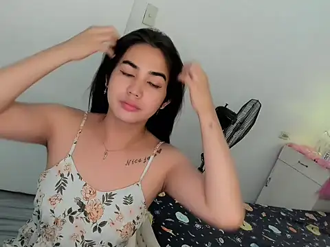 Snapshot of Alovelydoll_nica chatting on October 2025 10:55:02 PM Alovelydoll nica online show from October 2025 10:55:02 PM