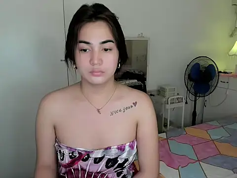 Snapshot of Alovelydoll_nica chatting on February 2026 02:28:02 AM Alovelydoll nica online show from February 2026 02:28:02 AM