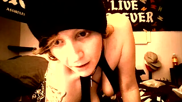 Snapshot of meateater74553 chatting on October 2025 04:52:01 AM meateater74553 online show from October 2025 04:52:01 AM