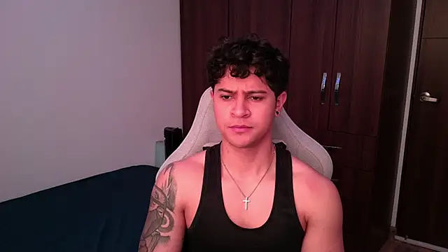 domsantiago  online show from October 2025 03:31:02 PM