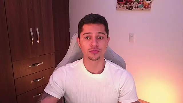 domsantiago  online show from November 2025 04:02:02 AM