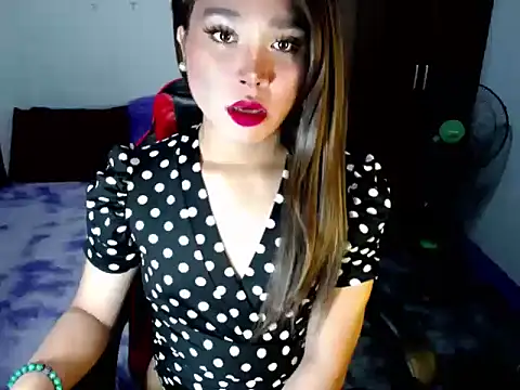 Urassiansweetcummer online show from December 2025 03:14:02 AM