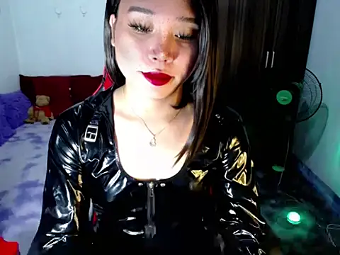 Urassiansweetcummer online show from July 2026 10:49:02 PM