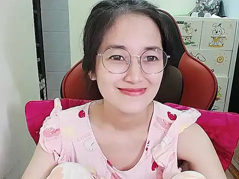 Shulee21 online show from September 2025 02:00:02 AM