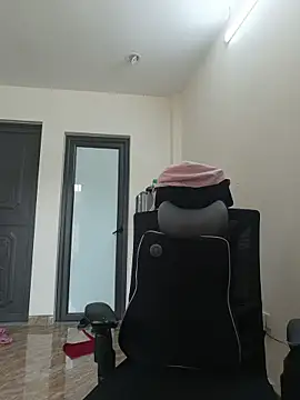 Shulee21 online show from October 2025 01:47:02 AM