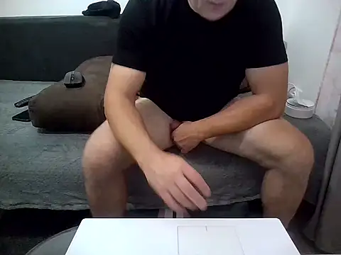 Snapshot of DaDDyLoVeSu83 chatting on October 2025 07:03:02 PM DaDDyLoVeSu83 online show from October 2025 07:03:02 PM