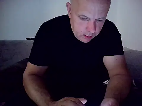 DaDDyLoVeSu83 online show from June 2026 08:19:02 PM