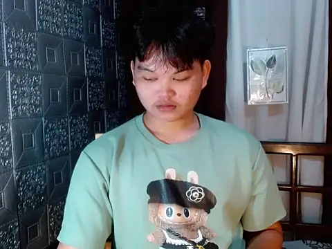 Reynelcock online show from October 2025 04:48:01 PM