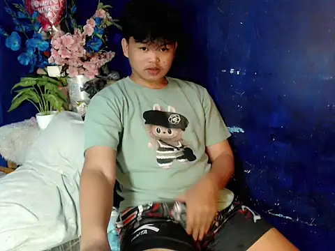 Reynelcock online show from December 2025 04:47:01 PM