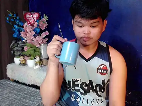 Reynelcock online show from March 2026 06:23:02 PM