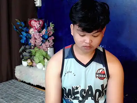 Reynelcock online show from March 2026 06:02:01 PM