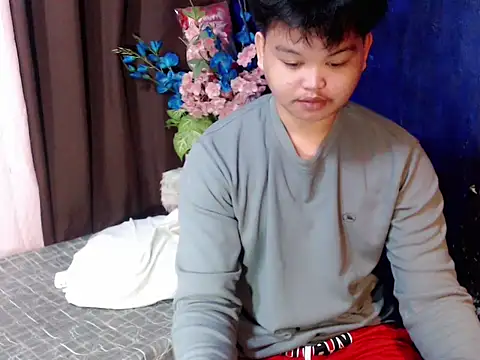 Reynelcock online show from April 2026 04:37:01 PM