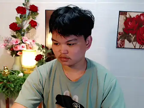Reynelcock online show from May 2026 04:31:01 AM