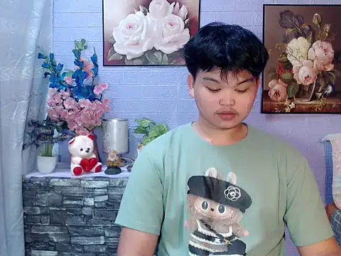 Reynelcock online show from May 2026 04:37:02 PM