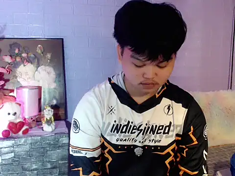 Reynelcock online show from May 2026 07:36:02 AM