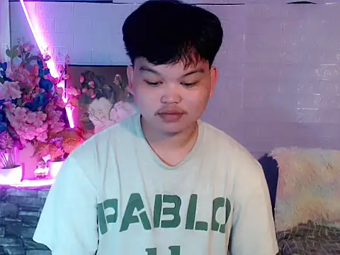 Reynelcock online show from May 2026 05:40:02 PM