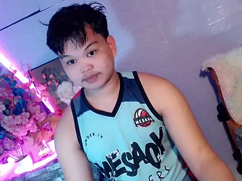 Reynelcock online show from May 2026 08:15:01 PM