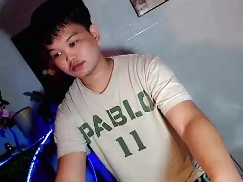 Reynelcock online show from July 2026 06:25:01 PM