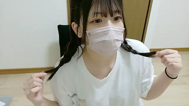 Snapshot of karen-chan chatting on October 2025 12:47:01 PM karen-chan online show from October 2025 12:47:01 PM