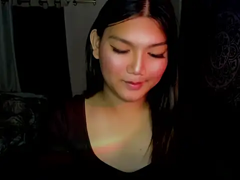 Snapshot of Lou_heart chatting on December 2025 10:43:01 AM Lou heart online show from December 2025 10:43:01 AM