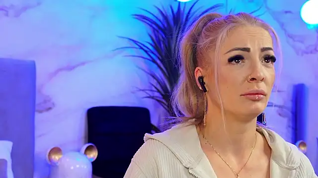 Izabellle02 online show from March 2026 05:04:01 AM