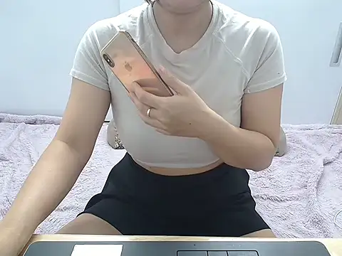 Amiee Showhottie online show from October 2025 01:06:01 AM