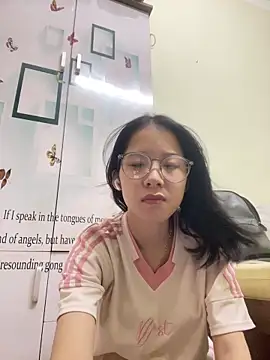 meomeo2k6 online show from October 2025 01:56:02 PM