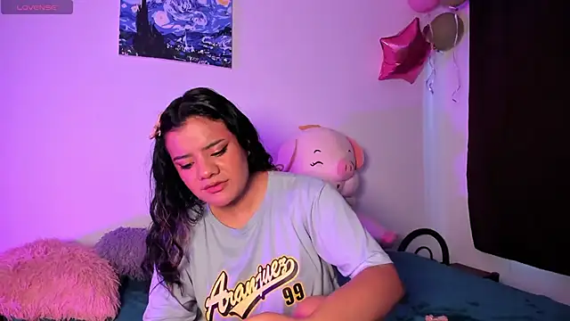 Shophie thoopson online show from November 2025 11:23:02 AM