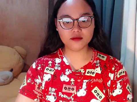  Lylia online show from November 2025 08:47:02 PM