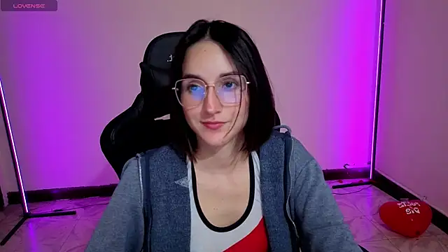 MiaLozanox online show from September 2025 08:19:01 AM