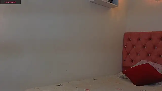 Snapshot of Kyra_Honey chatting on October 2025 07:55:01 PM Kyra Honey online show from October 2025 07:55:01 PM