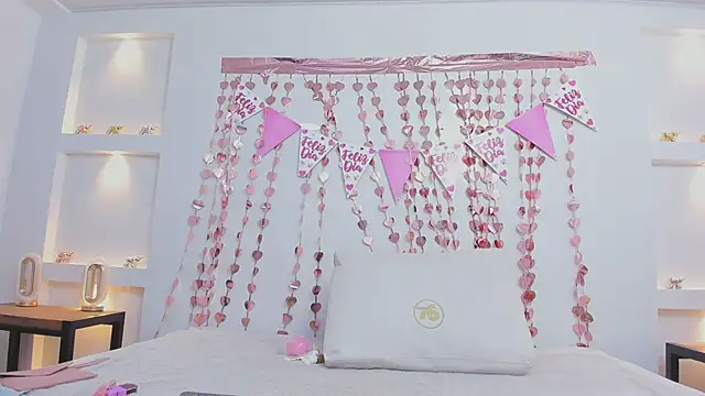 Snapshot of ikia_lopez_ chatting on February 2026 12:20:02 PM ikia lopez online show from February 2026 12:20:02 PM