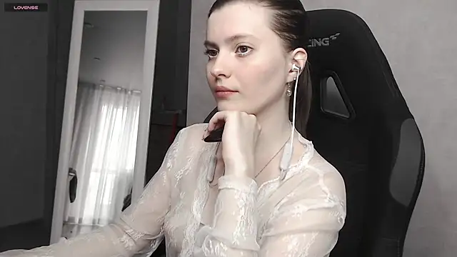 cute elfy  online show from September 2025 02:00:02 PM