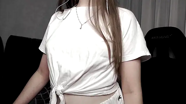 cute elfy  online show from October 2025 03:24:01 PM