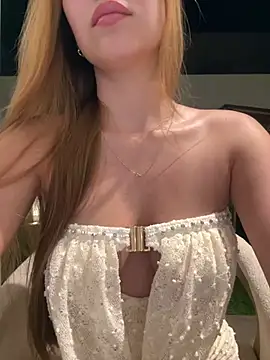 Snapshot of Nikii__ chatting on July 2026 04:10:02 AM Nikii online show from July 2026 04:10:02 AM