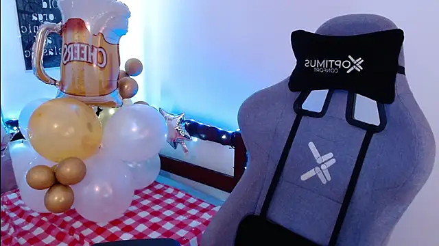 Luna-Gomez online show from October 2025 05:10:02 PM