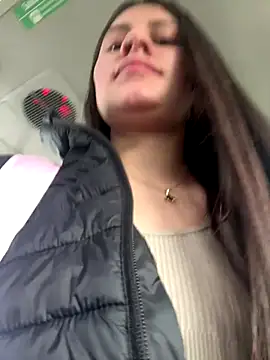 Isabella21  online show from October 2025 09:15:02 PM