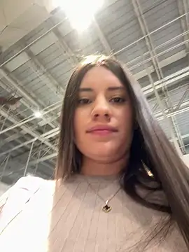 Isabella21  online show from January 2026 11:31:01 PM