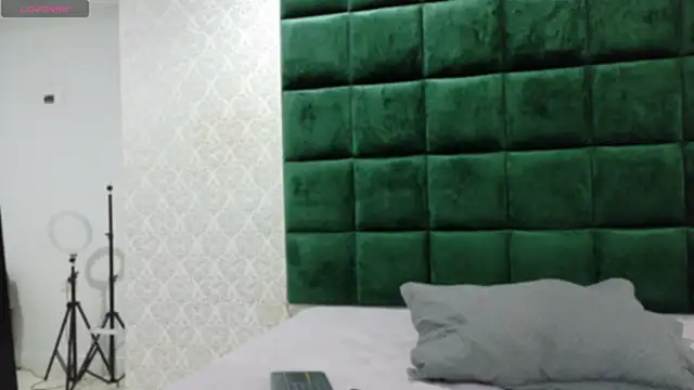 BeccaReedd online show from October 2025 03:04:01 AM