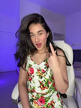 Snapshot of julieta_jhonss chatting on May 2026 02:39:01 AM julieta jhonss online show from May 2026 02:39:01 AM