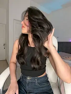 Snapshot of julieta_jhonss chatting on May 2026 03:23:01 AM julieta jhonss online show from May 2026 03:23:01 AM