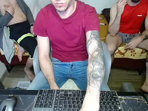 Snapshot of bossking017 chatting on February 2025 07:13:01 PM bossking017 online show from February 2025 07:13:01 PM