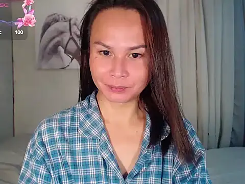 Snapshot of holly_bitch chatting on January 2026 02:17:01 AM holly bitch online show from January 2026 02:17:01 AM