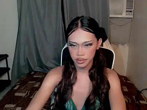 urcurlydiva online show from May 2026 11:50:02 AM