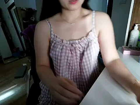 Linzly online show from May 2026 09:27:01 AM