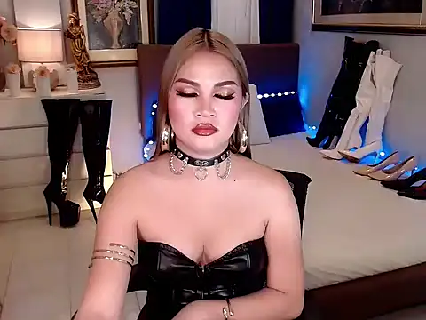 QUEENATHENNA online show from September 2025 03:56:02 PM